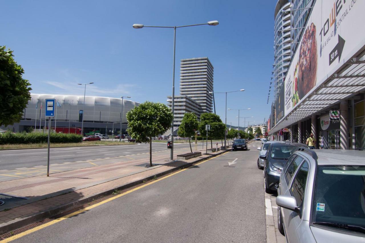 Juls Apartment Next To Football And Hockey Stadium Bratislava Exterior foto